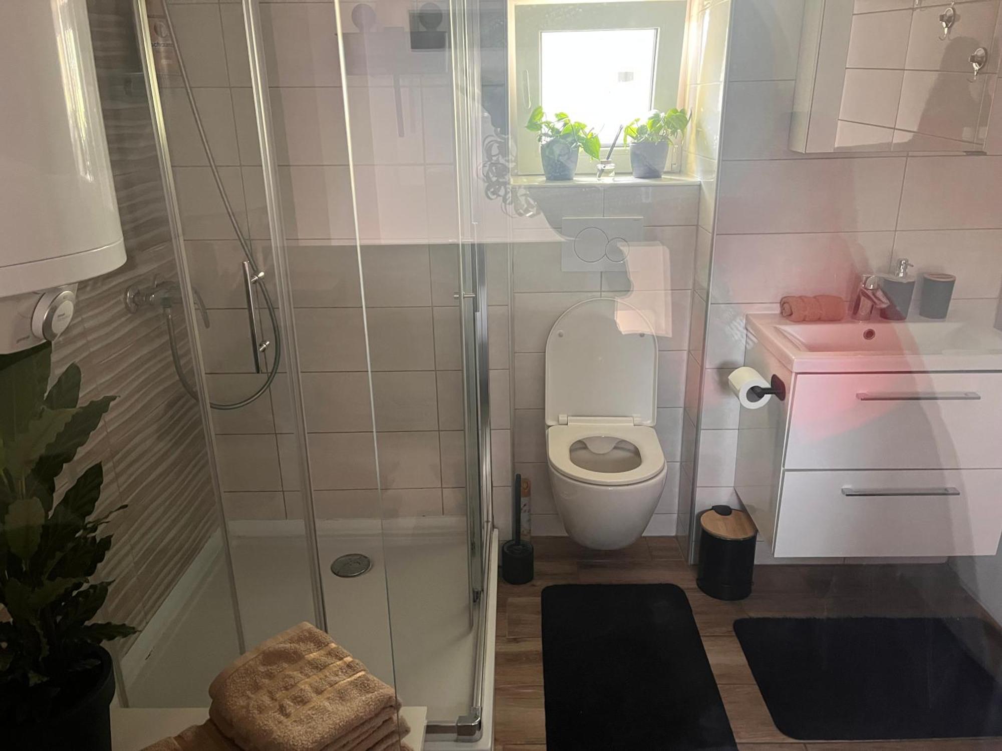 Lilan Apartment Maribor Buitenkant foto